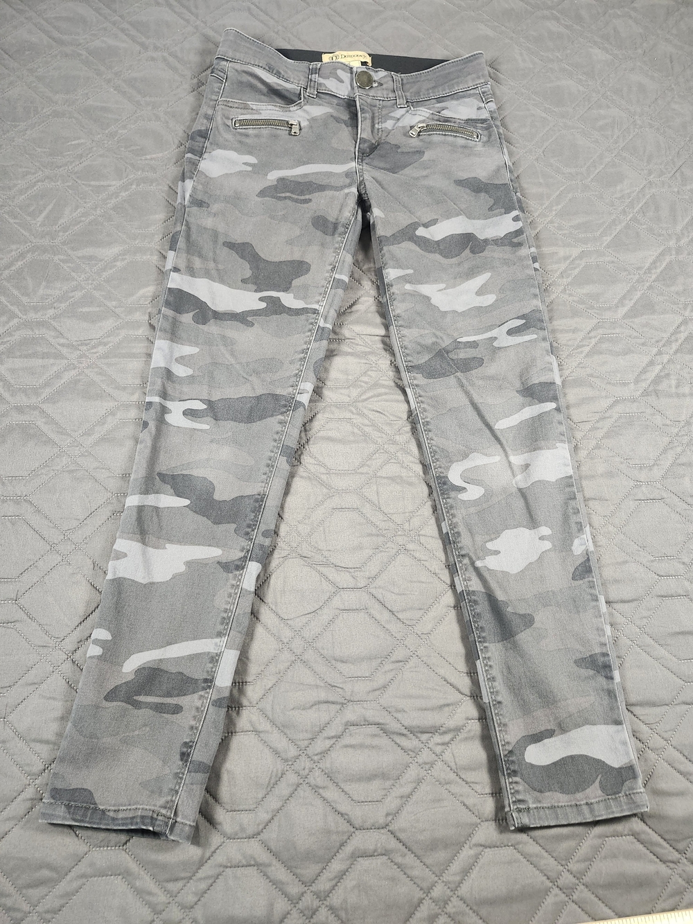 Democracy "Ab"solution Gray Camouflage Skinny Pants size 2